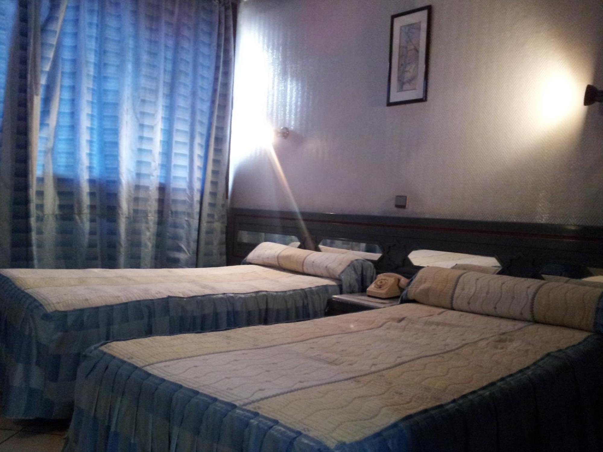 Hotel La Giralda Nador Bagian luar foto